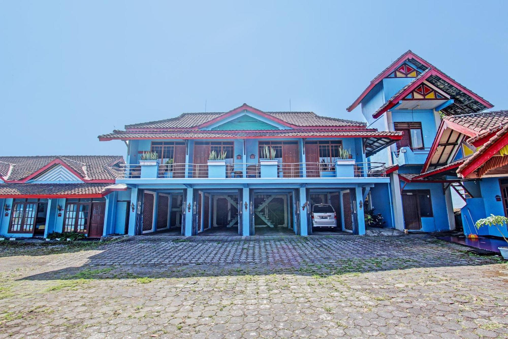 Capital O 91644 Loka Hause Hotel ซาลาตีกา ภายนอก รูปภาพ
