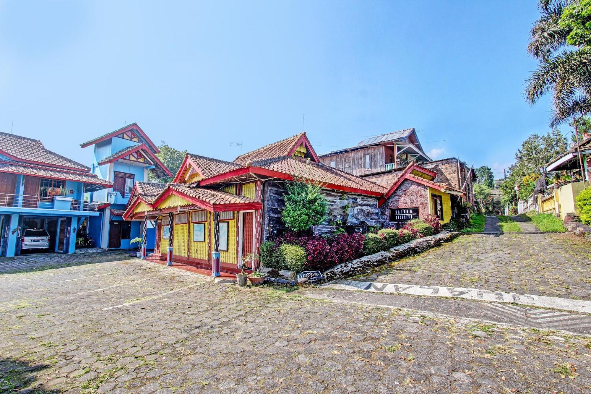 Capital O 91644 Loka Hause Hotel ซาลาตีกา ภายนอก รูปภาพ