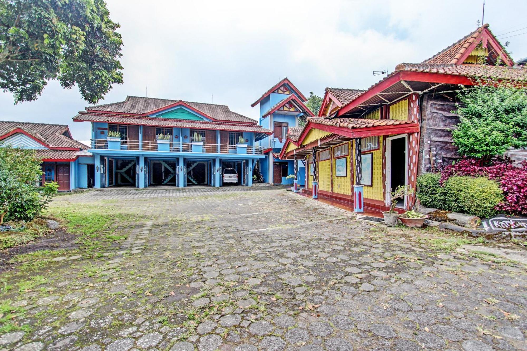 Capital O 91644 Loka Hause Hotel ซาลาตีกา ภายนอก รูปภาพ